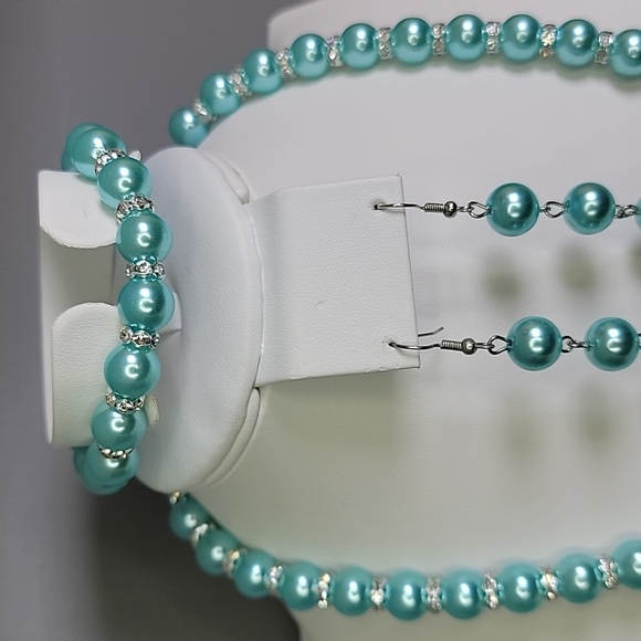 Beaded Jewelry Set Soft Teal Pearl Necklace Earrings Bracelet - Picture 7 of 10